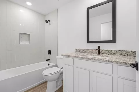 Bath - 808 Gen D Macarthur Ave, Labelle, FL 33935 photo 2 of 2