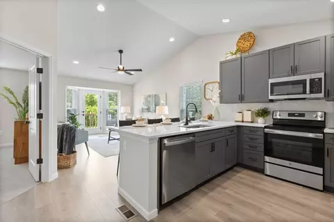 Kitchen - 986 Grandview Ln, Pacific, MO 63069 photo 1 of 18