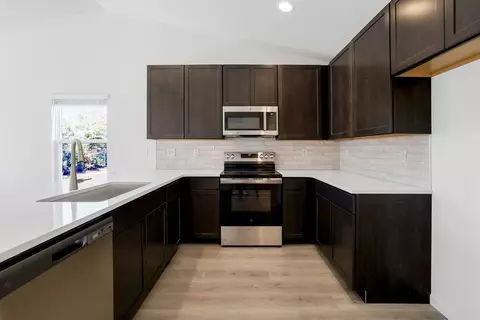 Kitchen - 986 Grandview Ln, Pacific, MO 63069 photo 14 of 18