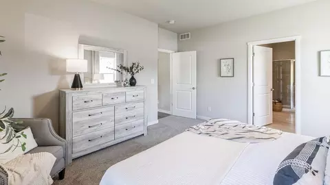 Bedroom - 3285 Artesian Rd, Marion, IA 52302 photo 2 of 14