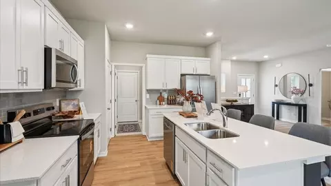 Kitchen - 3285 Artesian Rd, Marion, IA 52302 photo 3 of 5