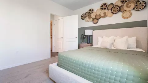 Bedroom - 1372 Bear Hammock Dr, Umatilla, FL 32784 photo 6 of 16