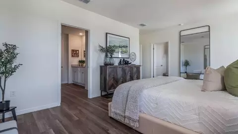 Bedroom - 1372 Bear Hammock Dr, Umatilla, FL 32784 photo 5 of 16