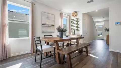 Dining - 1372 Bear Hammock Dr, Umatilla, FL 32784 photo 2 of 4