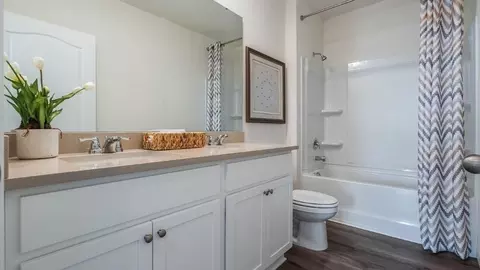 Bath - 1372 Bear Hammock Dr, Umatilla, FL 32784 photo 1 of 6