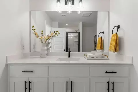 Bath - 11320 E 93rd Pl N, Owasso, OK 74055 photo 5 of 7
