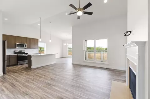 Living - 986 Grandview Ln, Pacific, MO 63069 photo 3 of 9