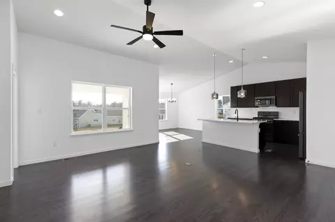 Living - 986 Grandview Ln, Pacific, MO 63069 photo 8 of 9
