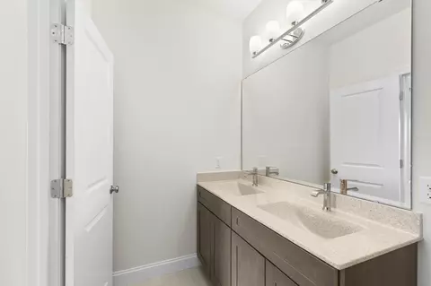 Bath - 986 Grandview Ln, Pacific, MO 63069 photo 5 of 13