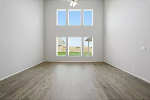 Living - 7906 Jasper Mdws, Angleton, TX 77515 photo 4 of 10