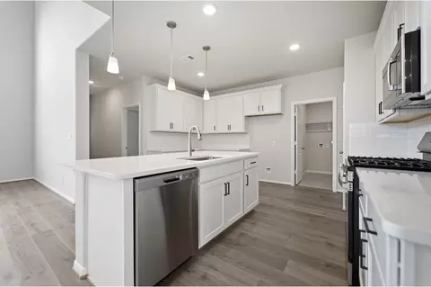 Kitchen - 7906 Jasper Mdws, Angleton, TX 77515 photo 2 of 14