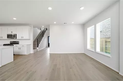 Living - 7906 Jasper Mdws, Angleton, TX 77515 photo 1 of 10