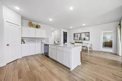 Kitchen - 405 Sperling Ln, Ferris, TX 75125 photo 4 of 4