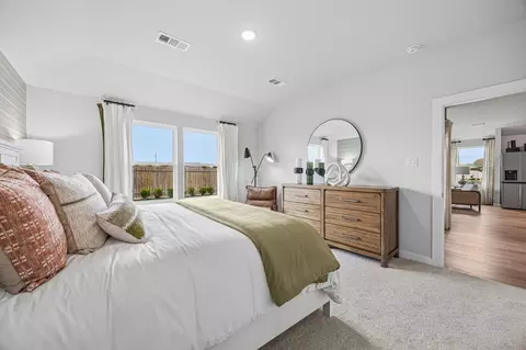 Bedroom - 405 Sperling Ln, Ferris, TX 75125 photo 11 of 13