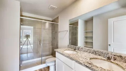 Bath - 405 Sperling Ln, Ferris, TX 75125 photo 1 of 3