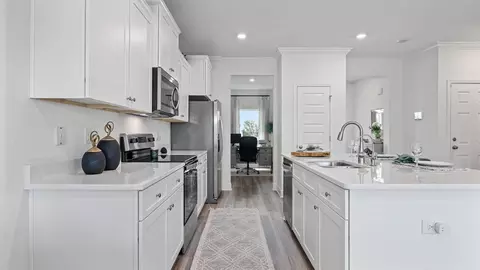 Kitchen - 8181 Fir Tree Dr, Milton, FL 32583 photo 3 of 7