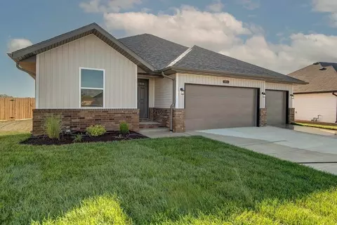 822 S Ridgemont Dr, Nixa, MO 65714