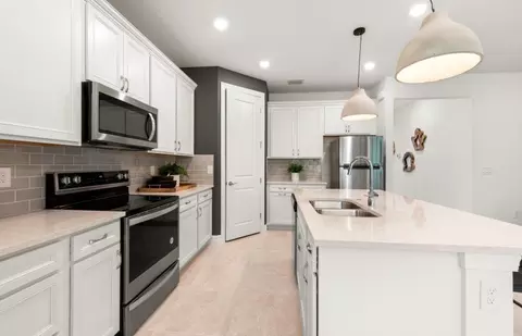 Kitchen - 3260 Hampton Blvd, Alva, FL 33920 photo 2 of 8
