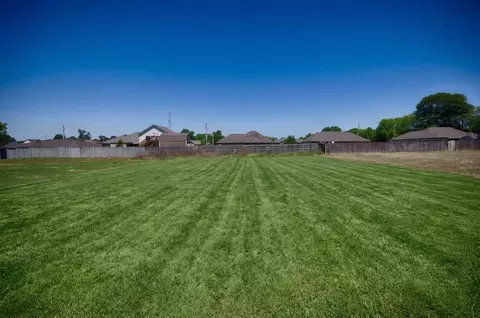 Exterior - 24101 Quints Dr, Athens, AL 35613 photo 10 of 10