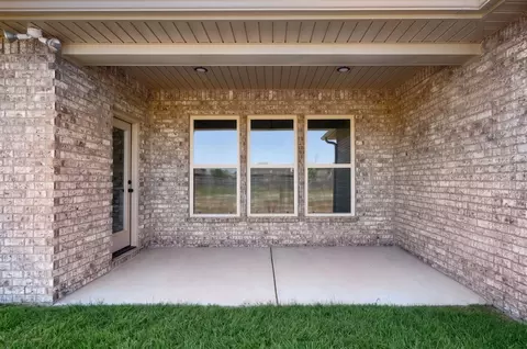 Exterior - 24101 Quints Dr, Athens, AL 35613 photo 8 of 10