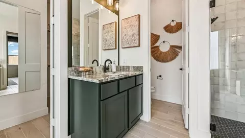 Bath - 1029 Dws Pass, Conroe, TX 77306 photo 4 of 11