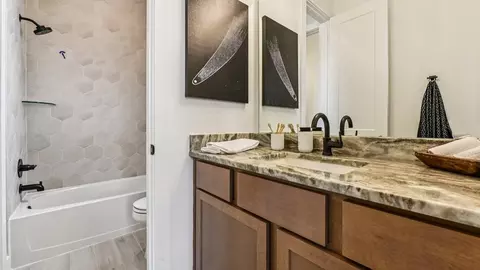 Bath - 1029 Dws Pass, Conroe, TX 77306 photo 6 of 11