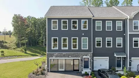 301 Dye Ln, Morgantown, WV 26501