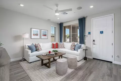 Living - 2266 S Jeffry St, Gilbert, AZ 85295 photo 1 of 3