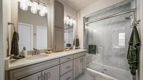 Bath - 4885 N Rome St, Aurora, CO 80019 photo 2 of 2
