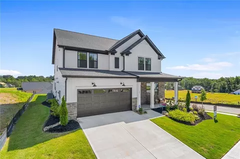 101 Walnut Trace Ct, Central, SC 29630