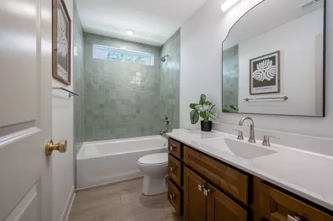 Bath - 175 Westwoods Rd, Wright City, MO 63390 photo 5 of 11