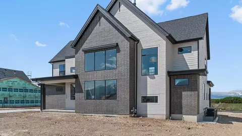 Exterior - 718 N 1600 E, Salem, UT 84653 photo 2 of 12