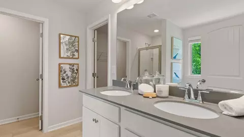 Bath - 88 Hydrangea Cir, Fairburn, GA 30213 photo 2 of 6
