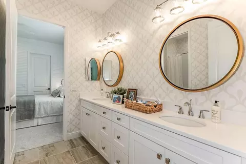 Bath - 4056 Skysail Dr, Naples, FL 34120 photo 2 of 3