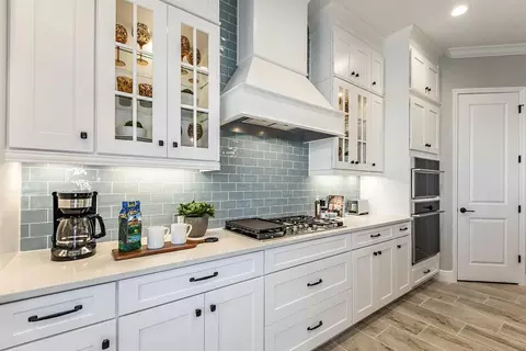 Kitchen - 4056 Skysail Dr, Naples, FL 34120 photo 2 of 2