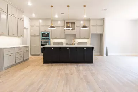 Kitchen - 3305 Broadmoore Dr, Moore, OK 73160 photo 1 of 9