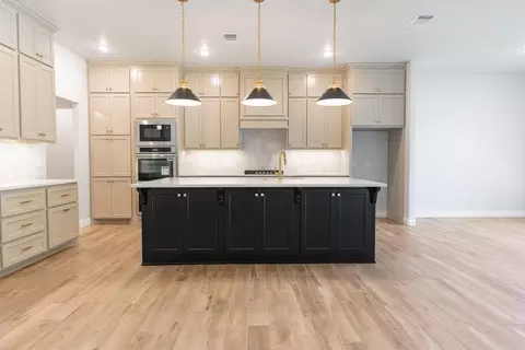 Kitchen - 3305 Broadmoore Dr, Moore, OK 73160 photo 1 of 11