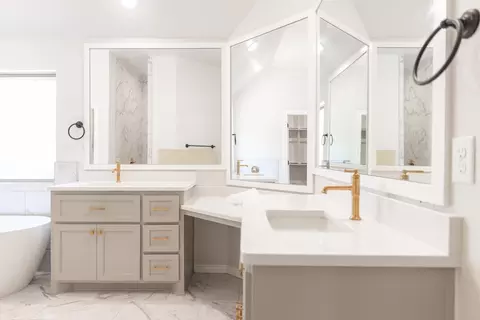 Bath - 3305 Broadmoore Dr, Moore, OK 73160 photo 1 of 11