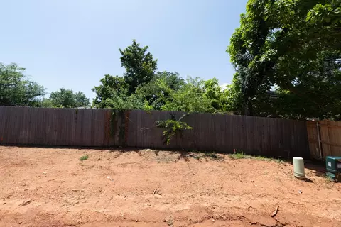 Exterior - 3305 Broadmoore Dr, Moore, OK 73160 photo 3 of 6