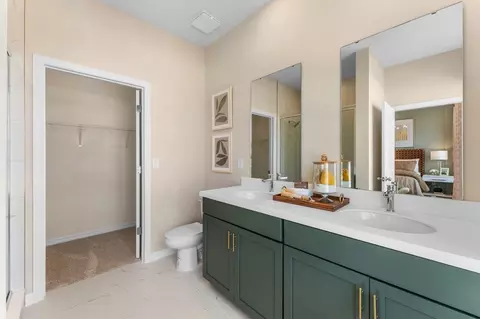 Bath - 652 Emerald Grove Dr, Apopka, FL 32703 photo 1 of 2