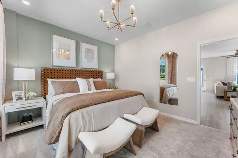 Bedroom - 652 Emerald Grove Dr, Apopka, FL 32703 photo 2 of 9