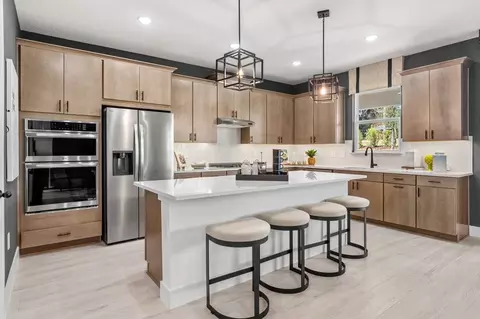Kitchen - 652 Emerald Grove Dr, Apopka, FL 32703 photo 4 of 7