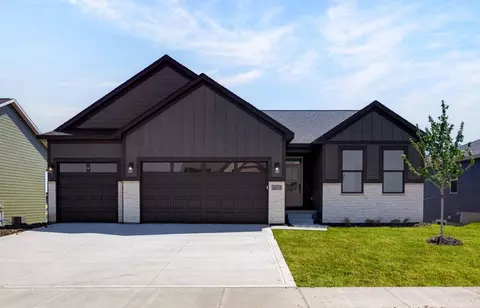1615 NW Parkside Ln, Waukee, IA 50263