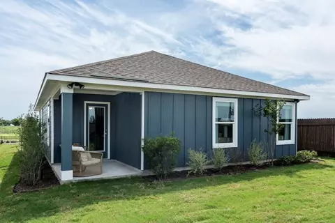 Exterior - 403 Aurora Dr, Maxwell, TX 78656 photo 4 of 6