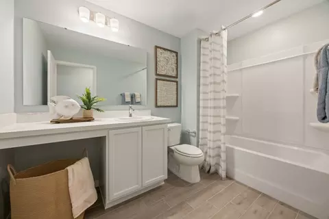 Bath - 1195 Silver Spring Aly, Saint Cloud, FL 34772 photo 1 of 1