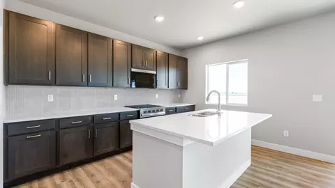 Kitchen - 653 Muturu Rd, Johnstown, CO 80534 photo 1 of 5