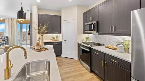 Kitchen - 653 Muturu Rd, Johnstown, CO 80534 photo 4 of 5