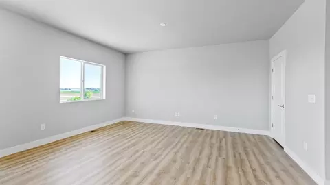 Living - 653 Muturu Rd, Johnstown, CO 80534 photo 3 of 5