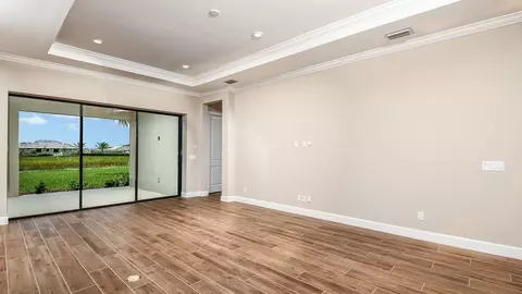 Living - 1009 Tassleflower Trl, Saint Cloud, FL 34771 photo 4 of 30