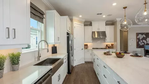 Kitchen - 1009 Tassleflower Trl, Saint Cloud, FL 34771 photo 15 of 29